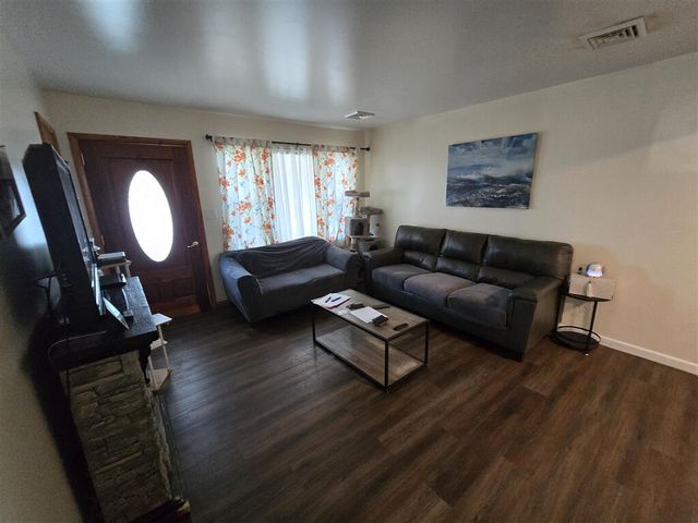 912 Hemlock RD, Salem, VA 24153