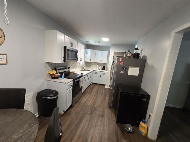 912 Hemlock RD, Salem, VA 24153
