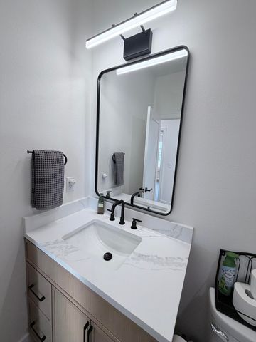 205 S 3rd Avenue, Ozark, MO 65721