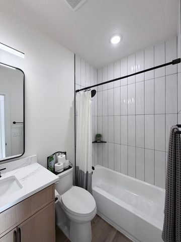 205 S 3rd Avenue, Ozark, MO 65721