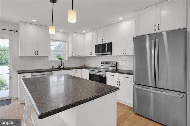 116 MEADOWS BND, Lititz, PA 17543