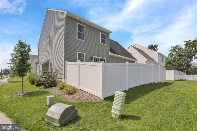 116 MEADOWS BND, Lititz, PA 17543