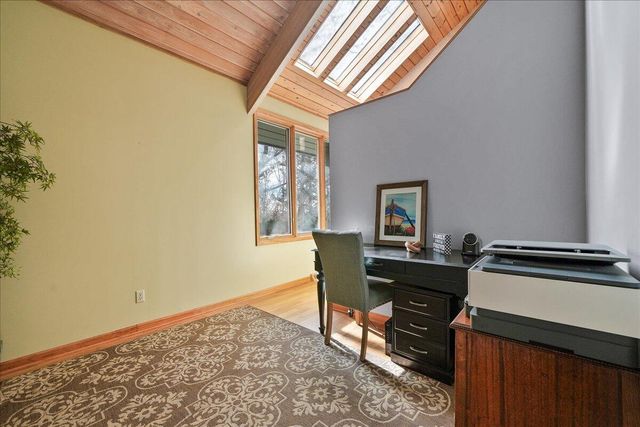 2828 Lakewood Trail, Chesterton, IN 46304