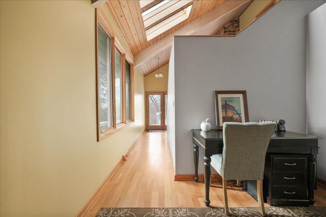 2828 Lakewood Trail, Chesterton, IN 46304