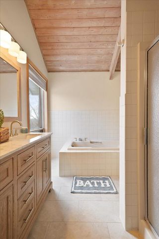 2828 Lakewood Trail, Chesterton, IN 46304