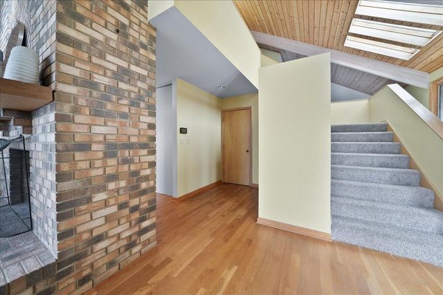 2828 Lakewood Trail, Chesterton, IN 46304