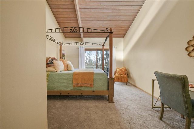 2828 Lakewood Trail, Chesterton, IN 46304