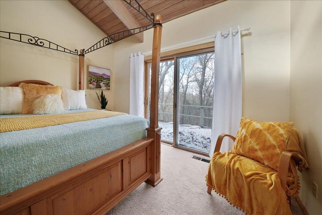 2828 Lakewood Trail, Chesterton, IN 46304