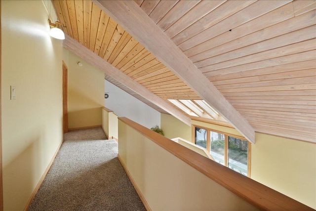 2828 Lakewood Trail, Chesterton, IN 46304