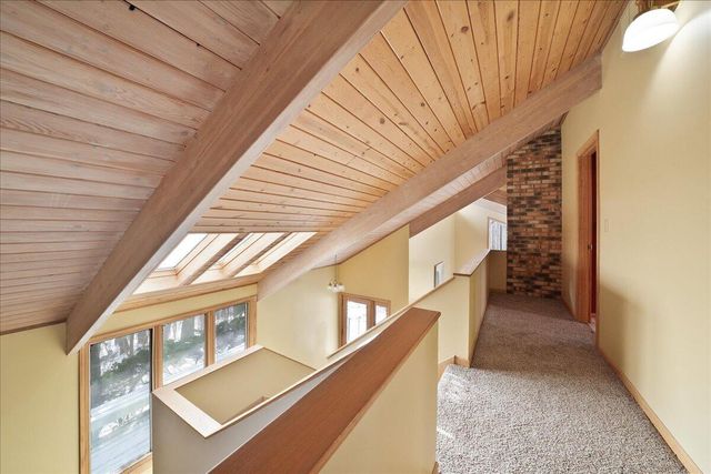 2828 Lakewood Trail, Chesterton, IN 46304