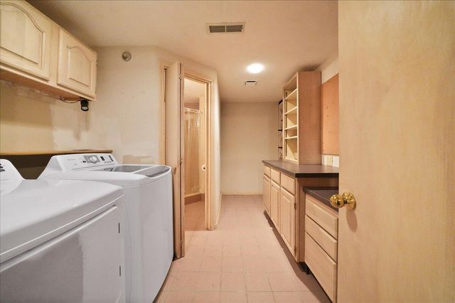 2828 Lakewood Trail, Chesterton, IN 46304