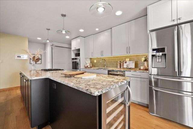 2828 Lakewood Trail, Chesterton, IN 46304