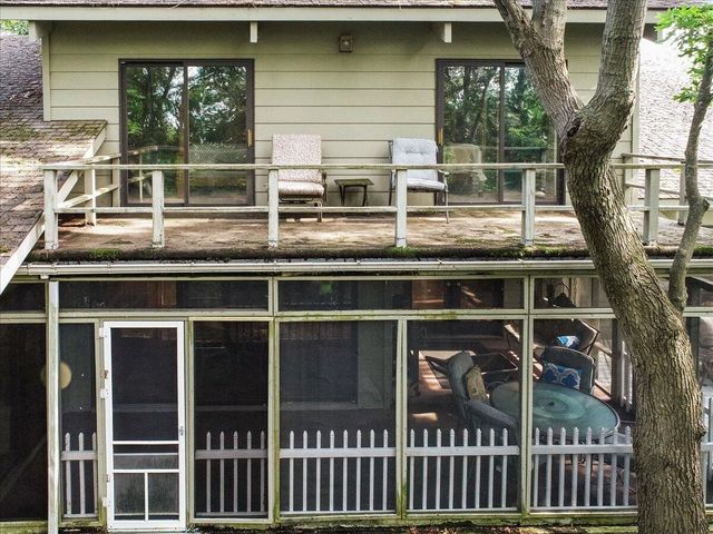 2828 Lakewood Trail, Chesterton, IN 46304