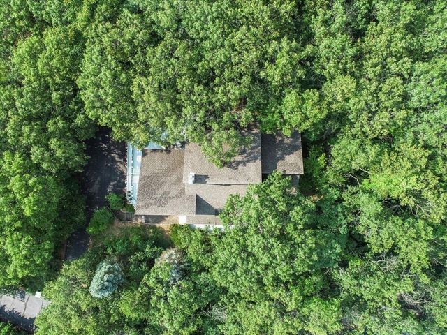 2828 Lakewood Trail, Chesterton, IN 46304