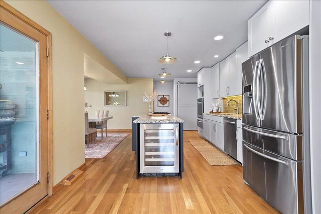 2828 Lakewood Trail, Chesterton, IN 46304