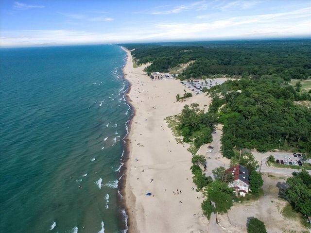 2828 Lakewood Trail, Chesterton, IN 46304