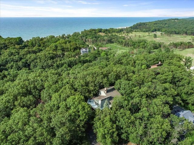 2828 Lakewood Trail, Chesterton, IN 46304