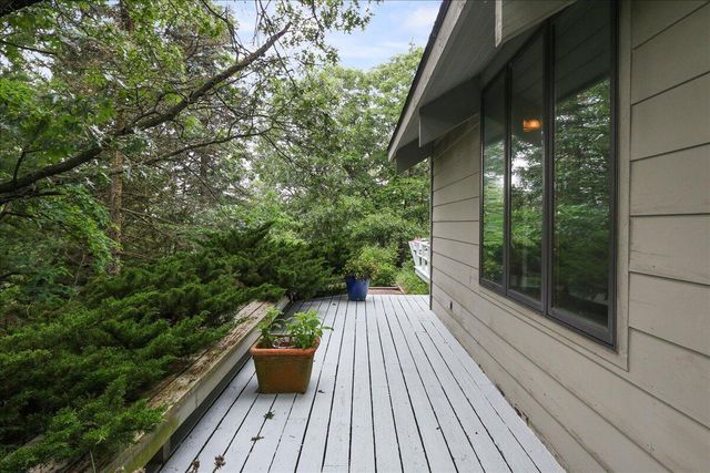 2828 Lakewood Trail, Chesterton, IN 46304