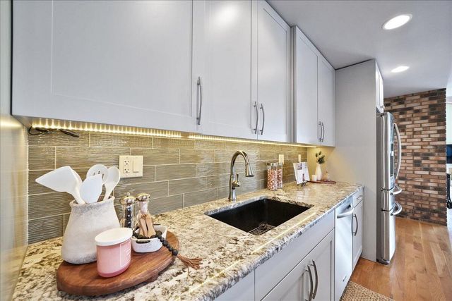 2828 Lakewood Trail, Chesterton, IN 46304