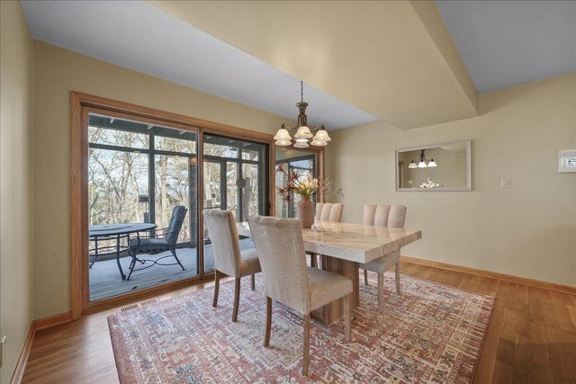 2828 Lakewood Trail, Chesterton, IN 46304