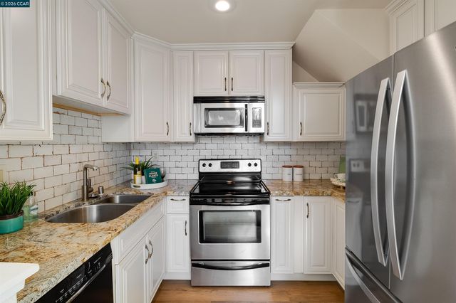 100 Glenwood, Hercules, CA 94547