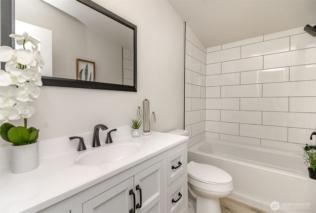 510 E Enchantment Heights Drive, Union, WA 98592