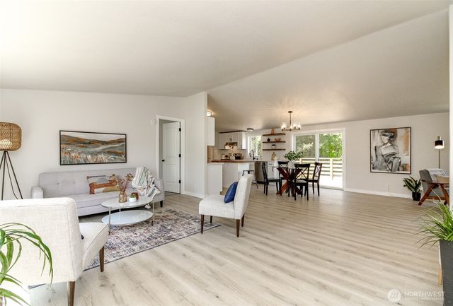 510 E Enchantment Heights Drive, Union, WA 98592