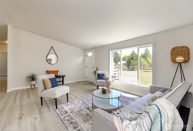 510 E Enchantment Heights Drive, Union, WA 98592