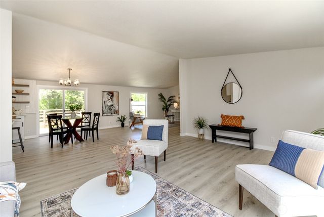 510 E Enchantment Heights Drive, Union, WA 98592