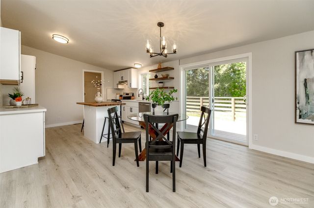 510 E Enchantment Heights Drive, Union, WA 98592