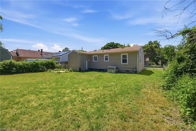 804 Roseclair St, Norfolk, VA 23523