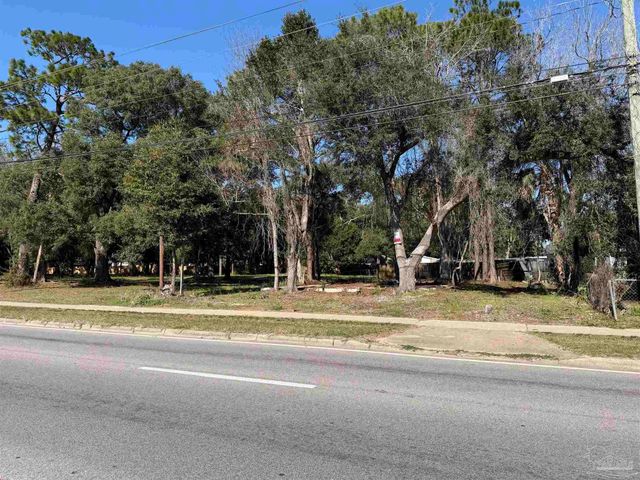 4206 W Fairfield Dr, Pensacola, FL 32505