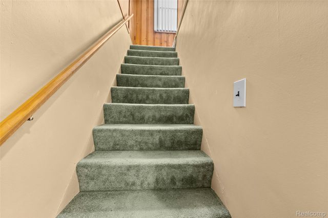 13750 Kingston Street, Oak Park, MI 48237