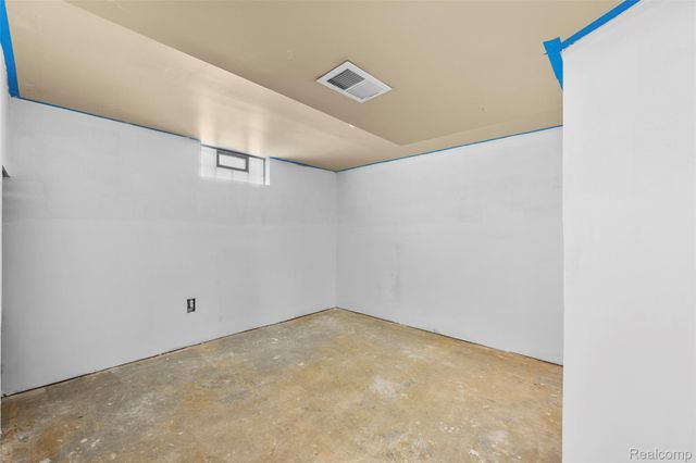 13750 Kingston Street, Oak Park, MI 48237