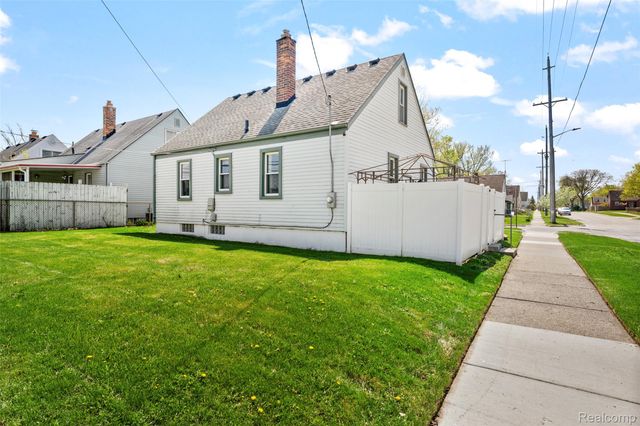 13750 Kingston Street, Oak Park, MI 48237