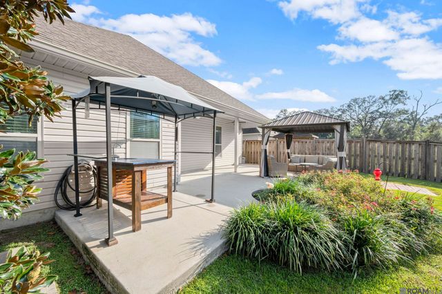 16479 Walk Around Ave, Prairieville, LA 70769