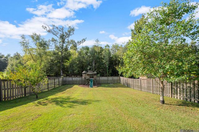 16479 Walk Around Ave, Prairieville, LA 70769