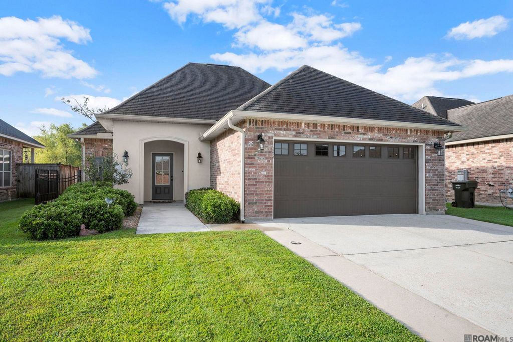 16479 Walk Around Ave, Prairieville, LA 70769