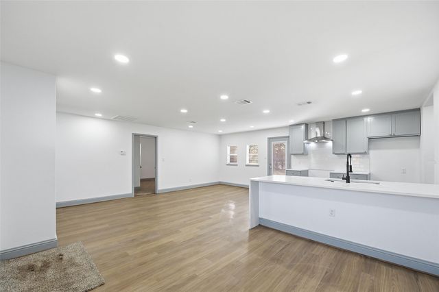 373 S Nachita Drive, Dallas, TX 75217