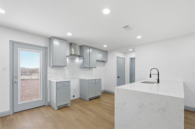 373 S Nachita Drive, Dallas, TX 75217