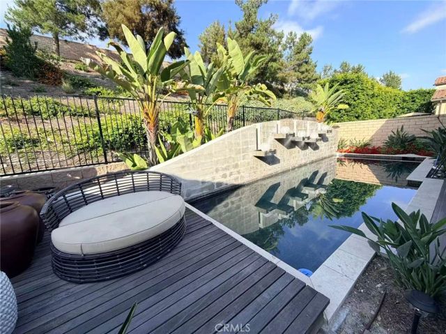 195 Pinnacle Drive, Lake Forest, CA 92630