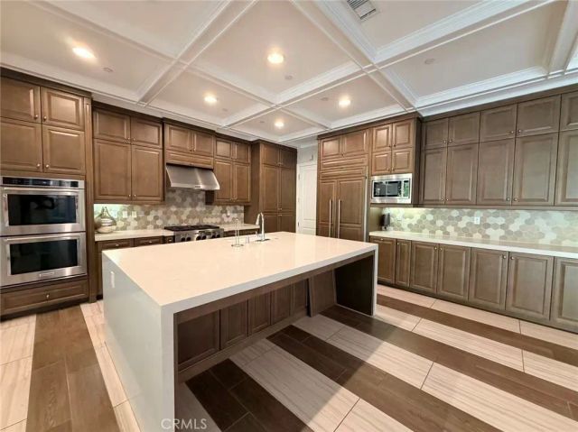 195 Pinnacle Drive, Lake Forest, CA 92630