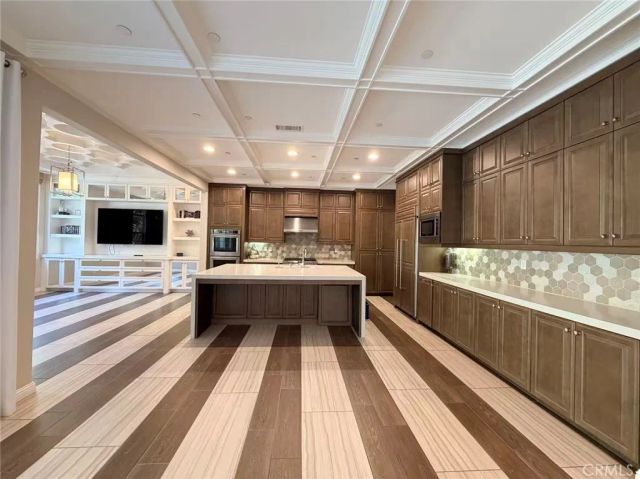 195 Pinnacle Drive, Lake Forest, CA 92630