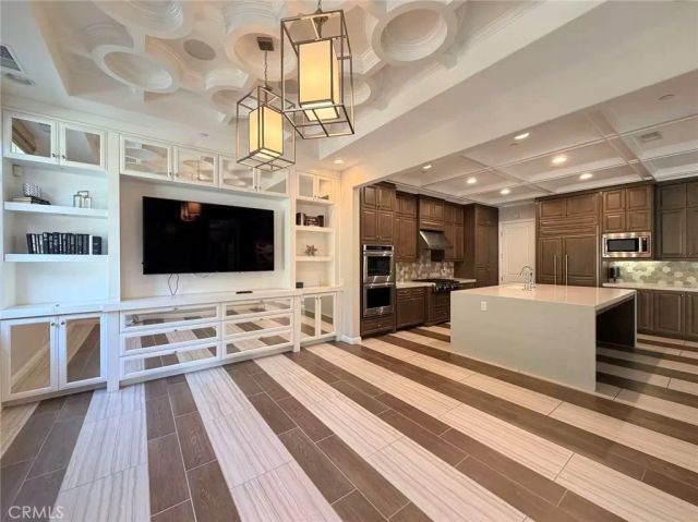 195 Pinnacle Drive, Lake Forest, CA 92630
