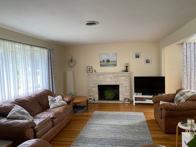 809 Central Ave, Needham, MA 02492