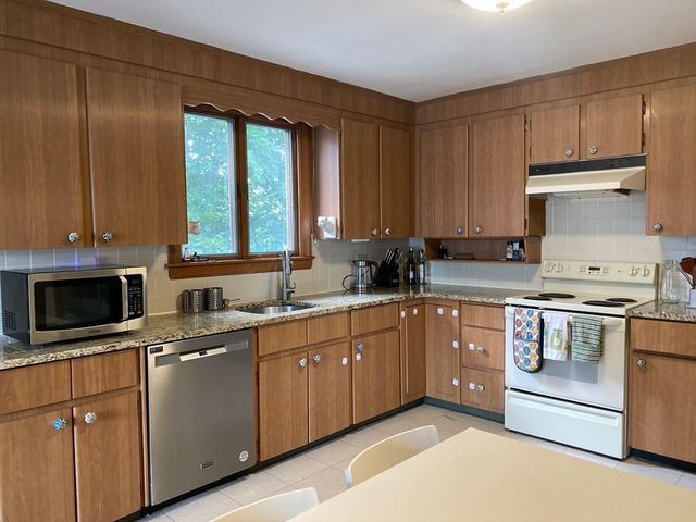 809 Central Ave, Needham, MA 02492