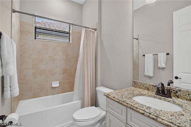 12695 Kinross LN, Naples, FL 34120