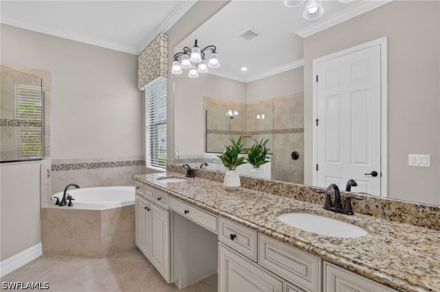 12695 Kinross LN, Naples, FL 34120