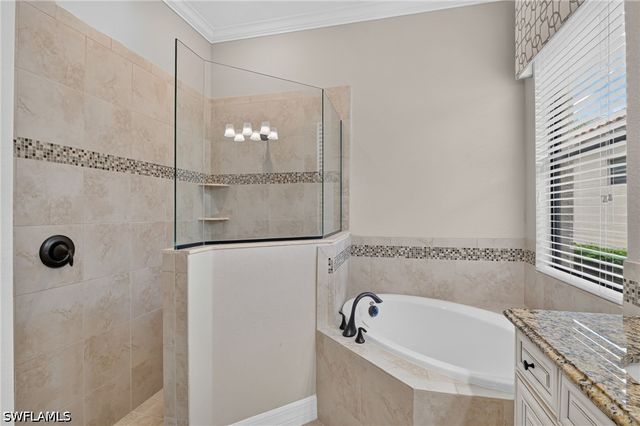 12695 Kinross LN, Naples, FL 34120