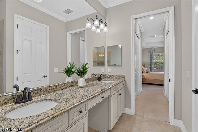 12695 Kinross LN, Naples, FL 34120